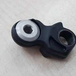 Shimano Achseinheit F. Schaltwerkhalter RD-M8050